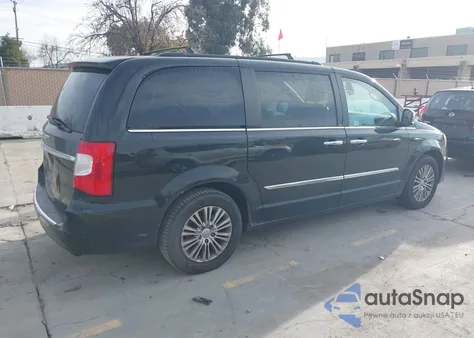 2013 Chrysler Town & Country Touring-L z USA, uszkodzony, nr VIN 2C4RC1CG1DR511029